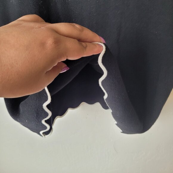 Roz & Ali Scalloped Edge Black Blouse - Picture 3 of 6